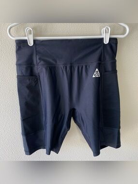 Nike ACG "White Rapids" Dri-FIT Mid- 7" Biker Shorts FQ3066-010 $95 - Medium